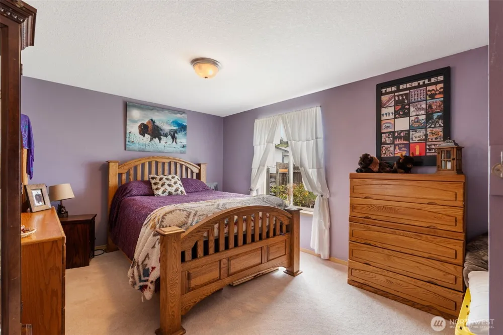 142 Charles Street Longview, WA 98632
