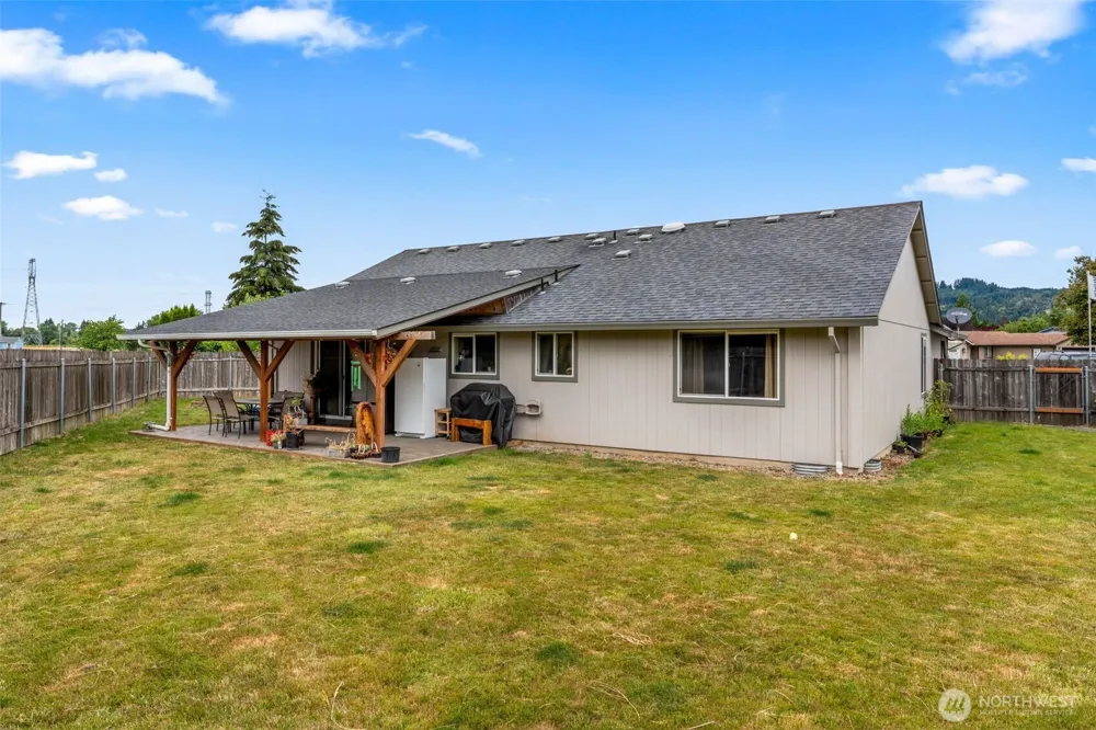 142 Charles Street Longview, WA 98632