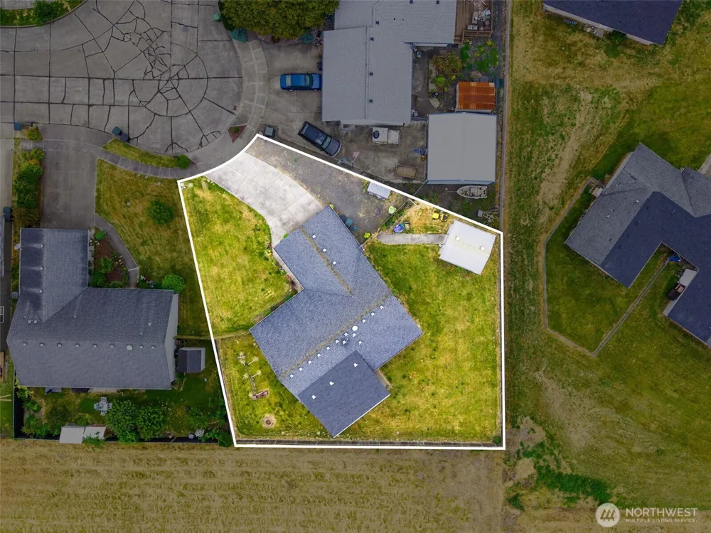 142 Charles Street Longview, WA 98632