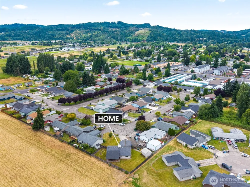 142 Charles Street Longview, WA 98632