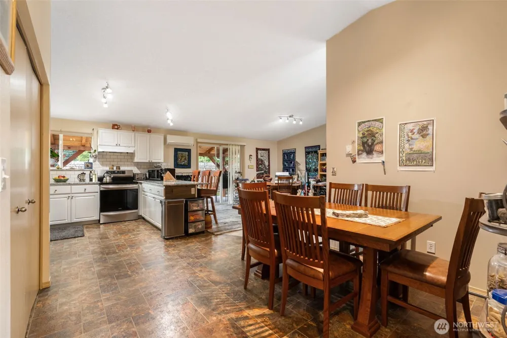 142 Charles Street Longview, WA 98632