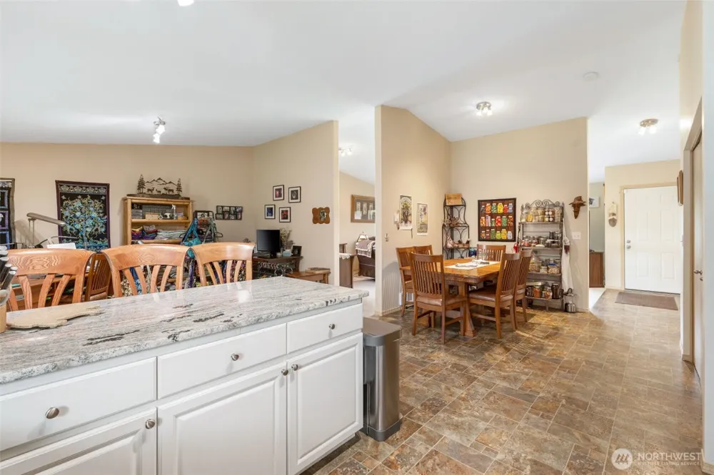 142 Charles Street Longview, WA 98632