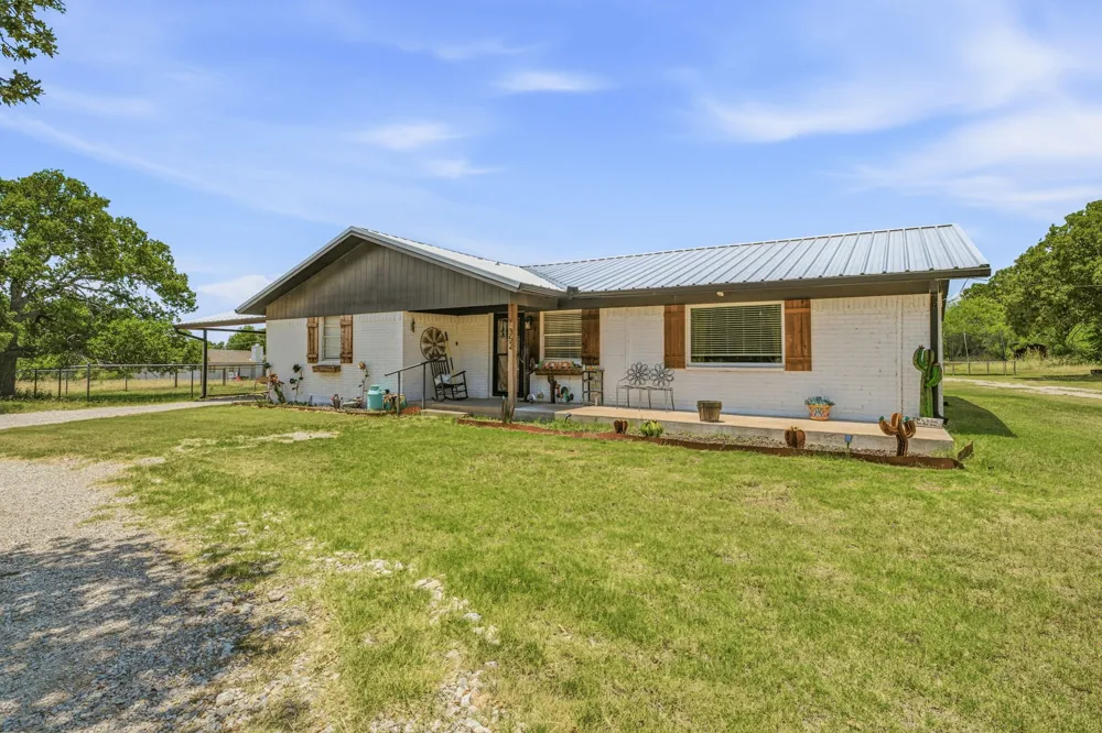 352 Seaberry Loop Graham, TX 76450