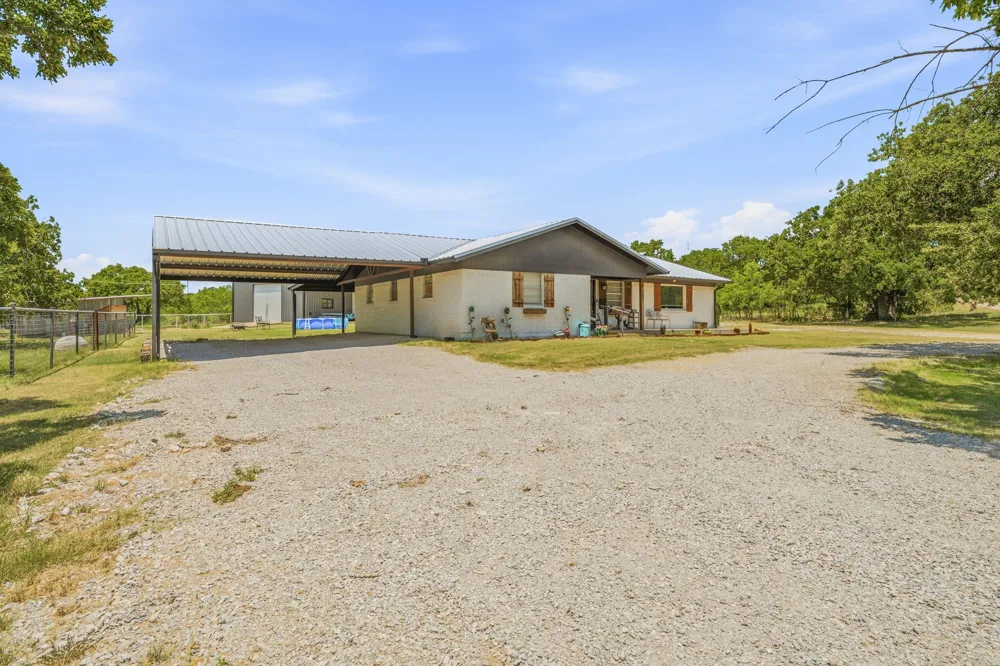 352 Seaberry Loop Graham, TX 76450