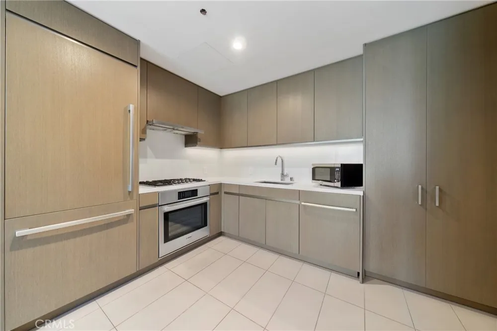 889 Francisco St #1210 Los Angeles, CA 90017