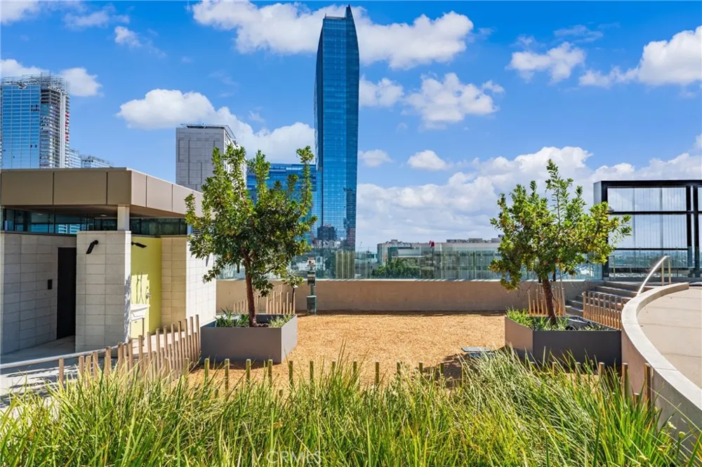 889 Francisco St #1210 Los Angeles, CA 90017