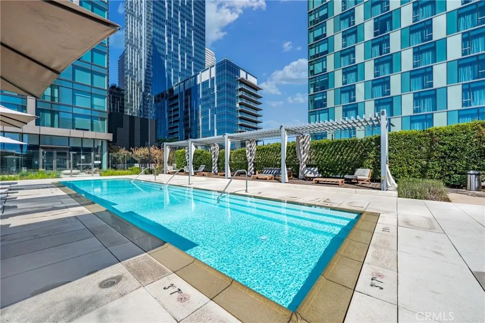 889 Francisco St #1210 Los Angeles, CA 90017