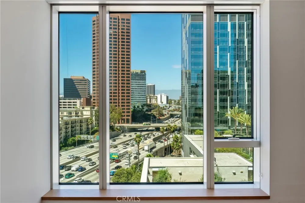 889 Francisco St #1210 Los Angeles, CA 90017