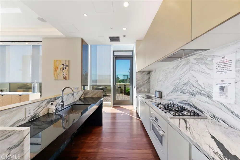 889 Francisco St #1210 Los Angeles, CA 90017