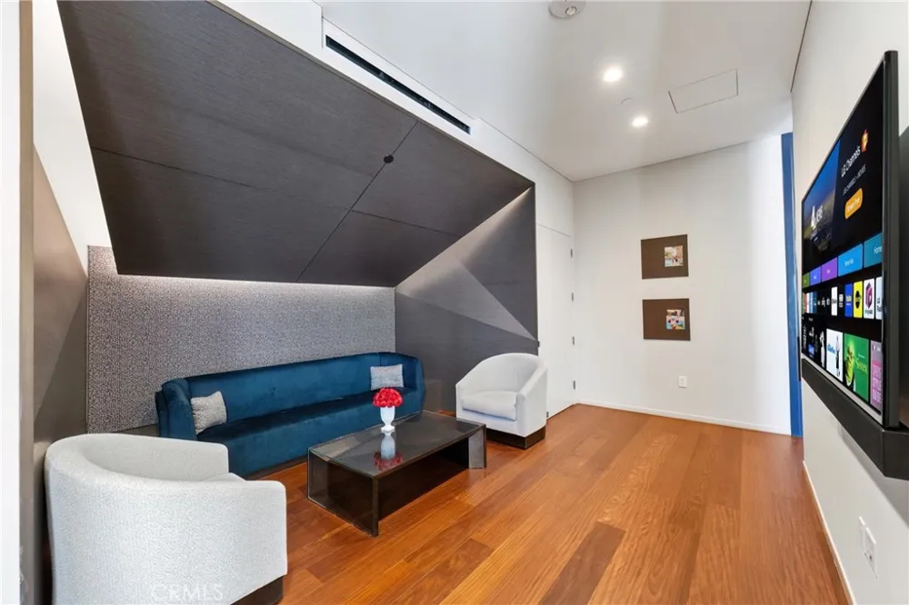 889 Francisco St #1210 Los Angeles, CA 90017