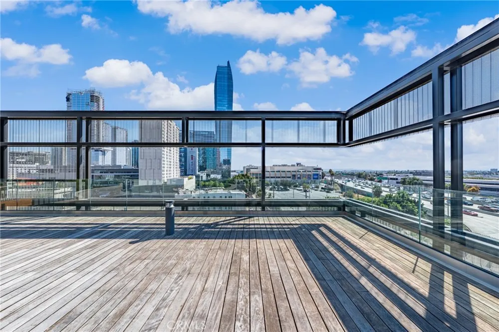 889 Francisco St #1210 Los Angeles, CA 90017