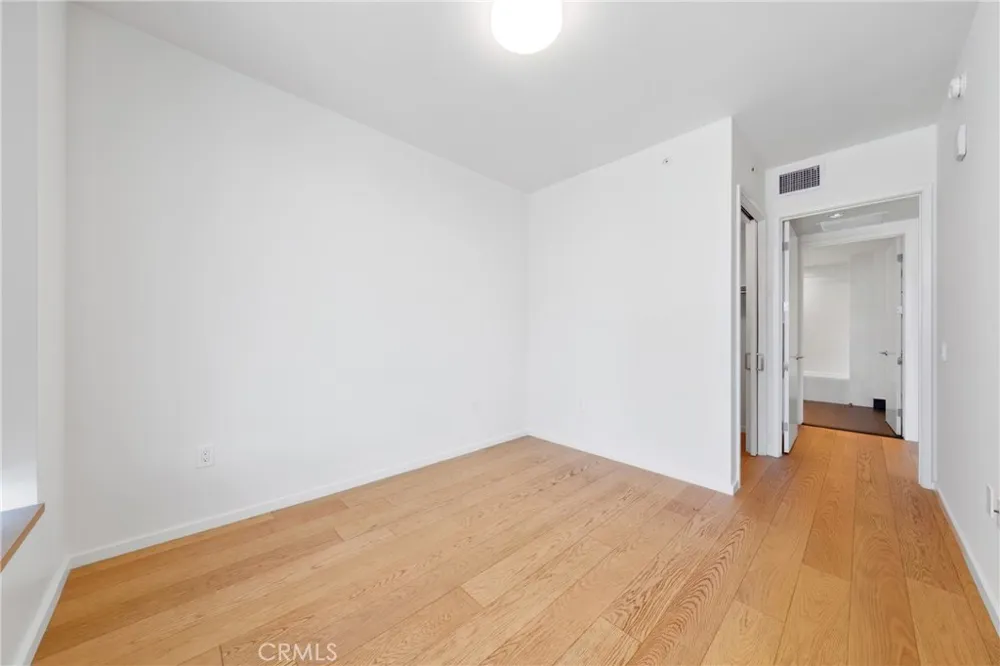 889 Francisco St #1210 Los Angeles, CA 90017