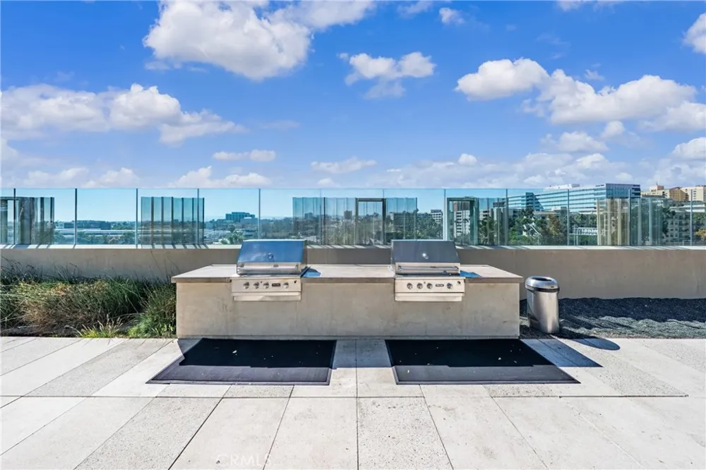 889 Francisco St #1210 Los Angeles, CA 90017