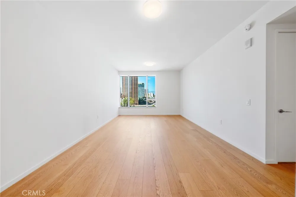 889 Francisco St #1210 Los Angeles, CA 90017