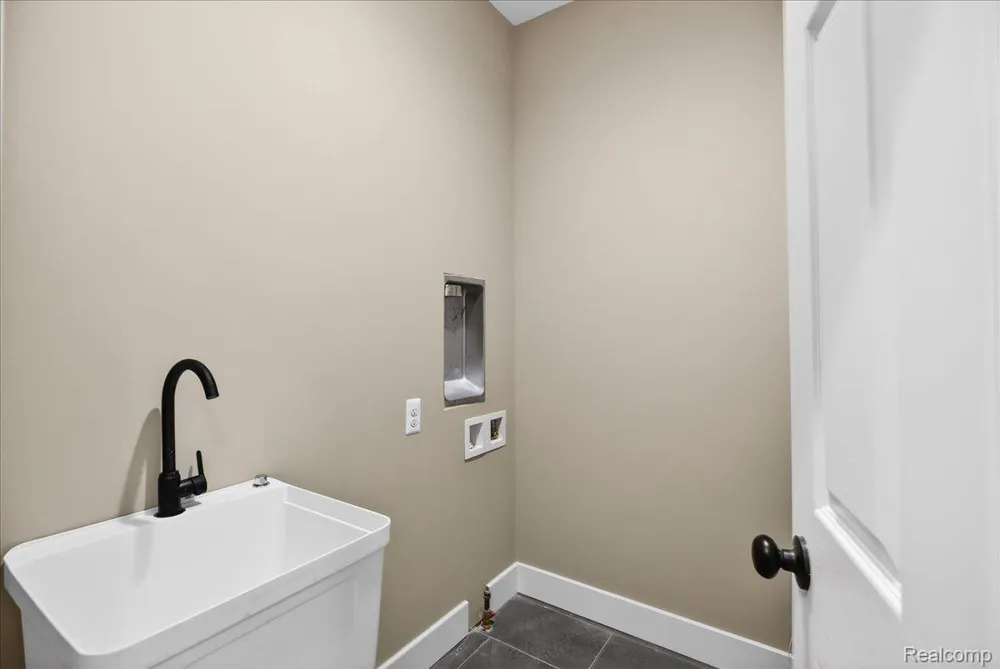 5000 Metamora Ridge Metamora Township, MI 48455