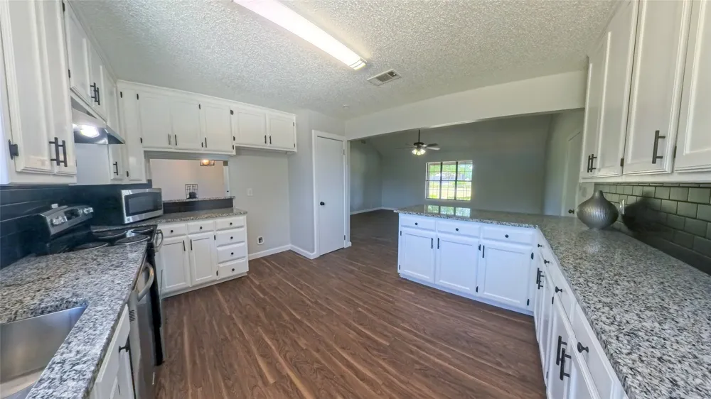 2913 County Road 920 Crowley, TX 76036