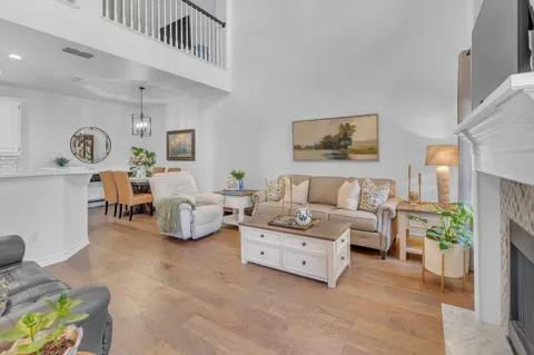 2144 Lakeforest Drive