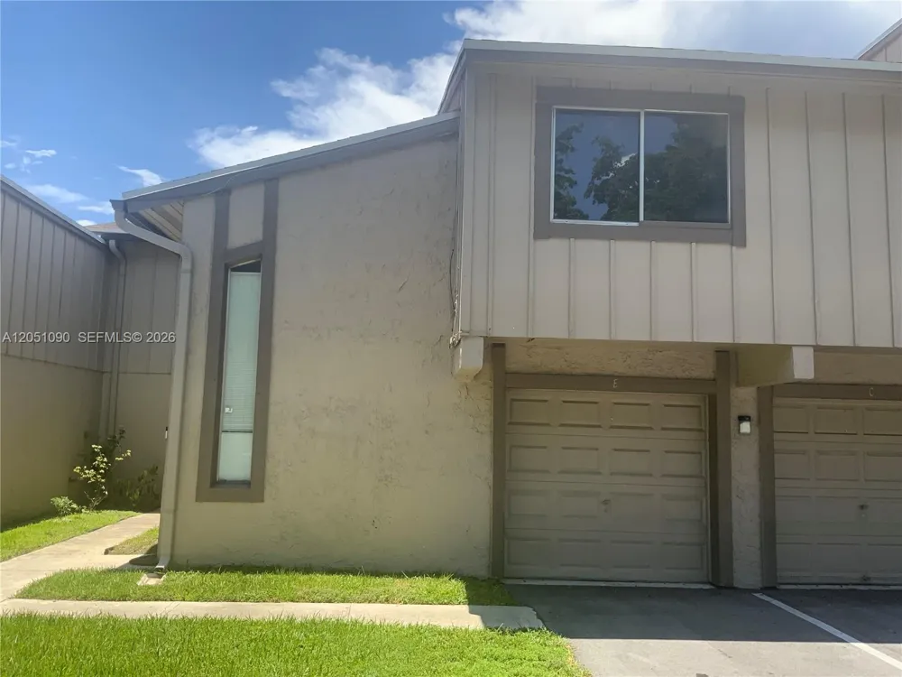2215 NW 59th Ave #72-E Lauderhill, FL 33313