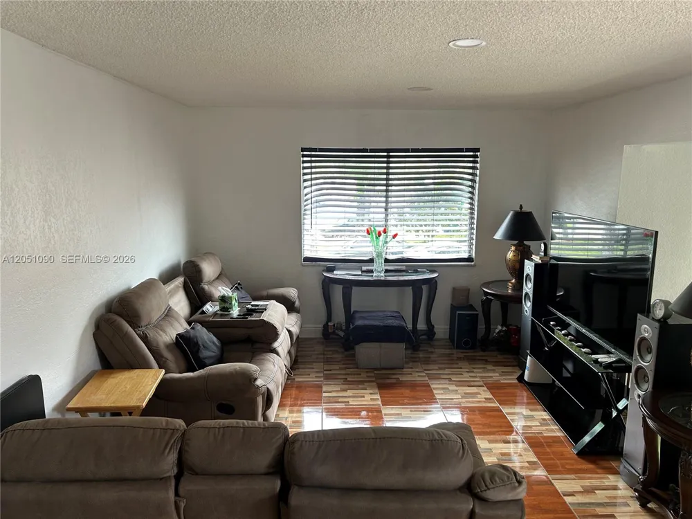 2215 NW 59th Ave #72-E Lauderhill, FL 33313