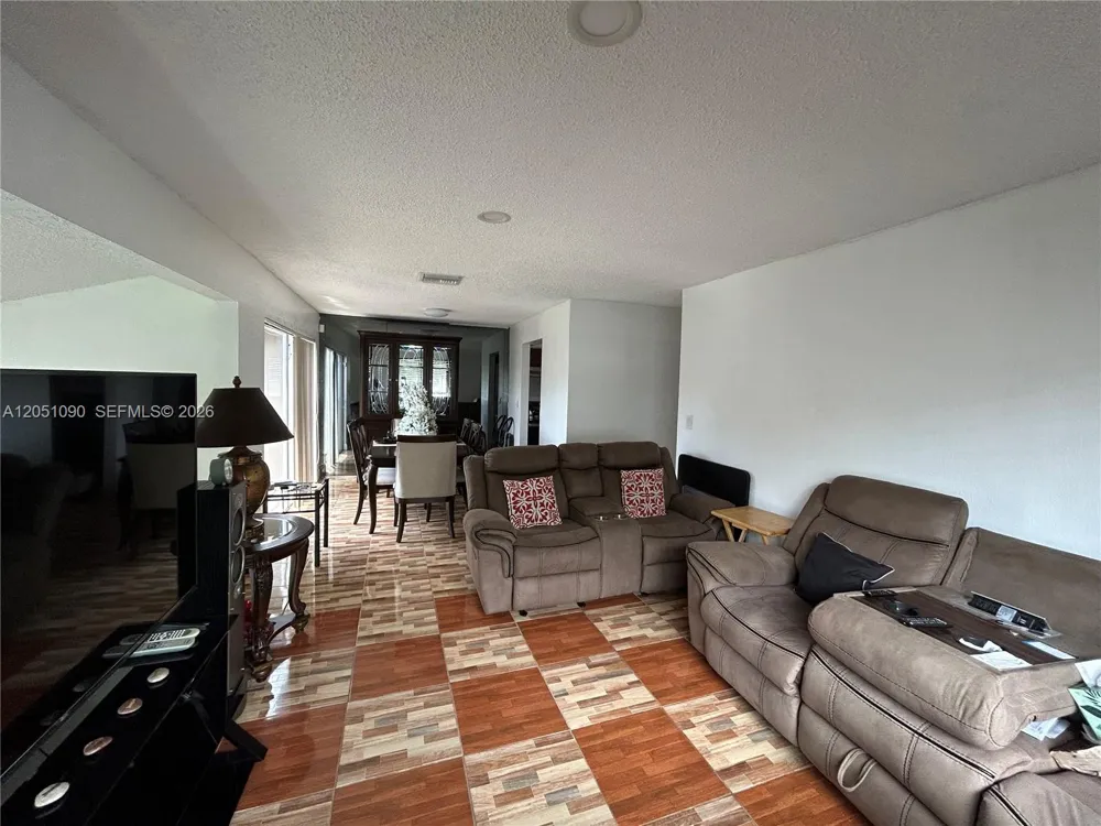 2215 NW 59th Ave #72-E Lauderhill, FL 33313