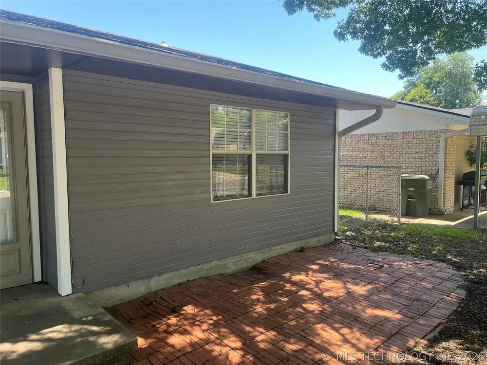 206 Sunset Madill, OK 73446