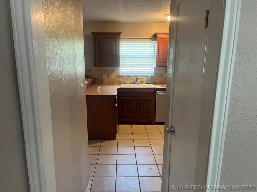 206 Sunset Madill, OK 73446