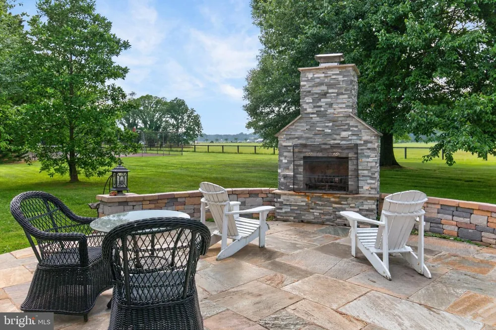 718 WHITEHALL BEACH ROAD Annapolis, MD 21409