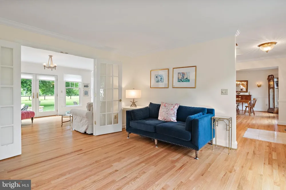 718 WHITEHALL BEACH ROAD Annapolis, MD 21409