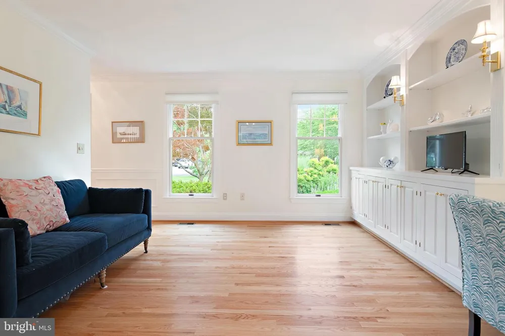 718 WHITEHALL BEACH ROAD Annapolis, MD 21409