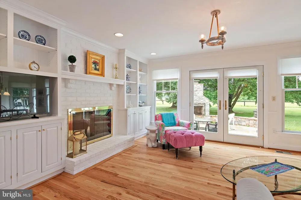 718 WHITEHALL BEACH ROAD Annapolis, MD 21409