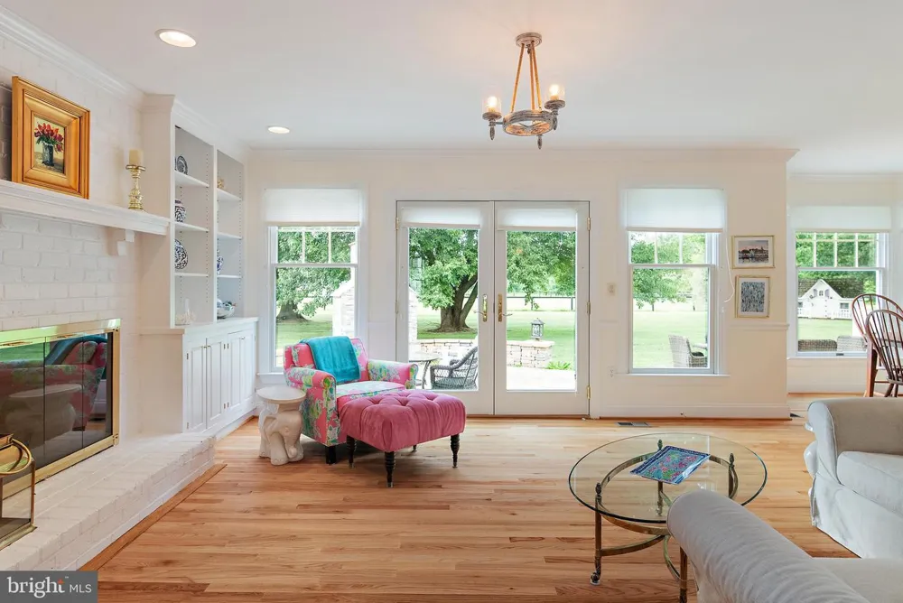 718 WHITEHALL BEACH ROAD Annapolis, MD 21409