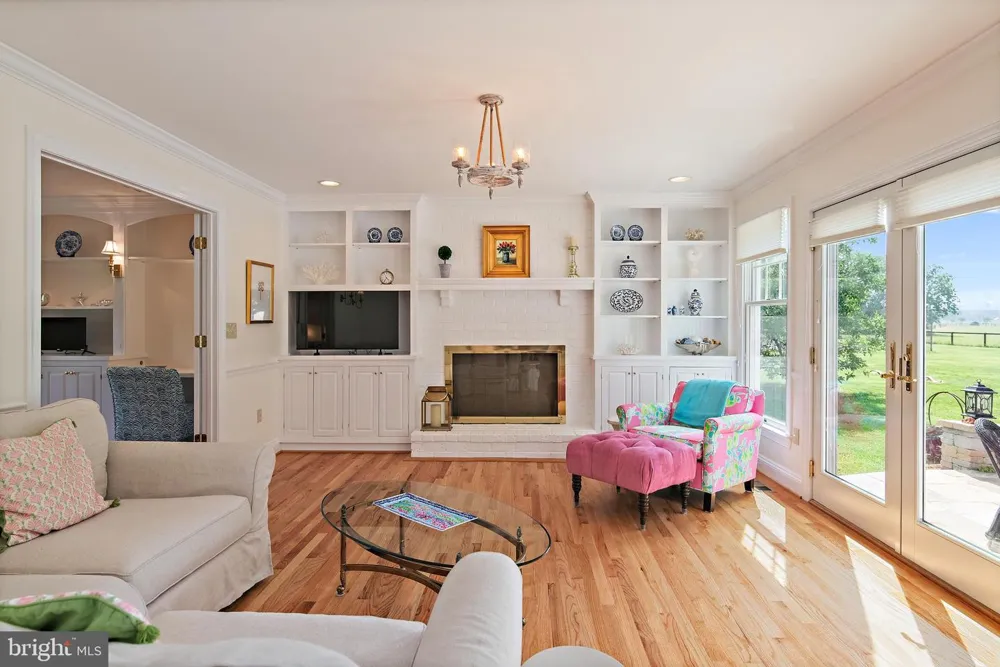 718 WHITEHALL BEACH ROAD Annapolis, MD 21409