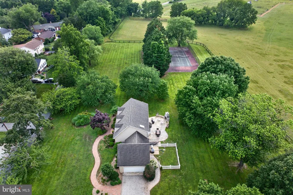718 WHITEHALL BEACH ROAD Annapolis, MD 21409