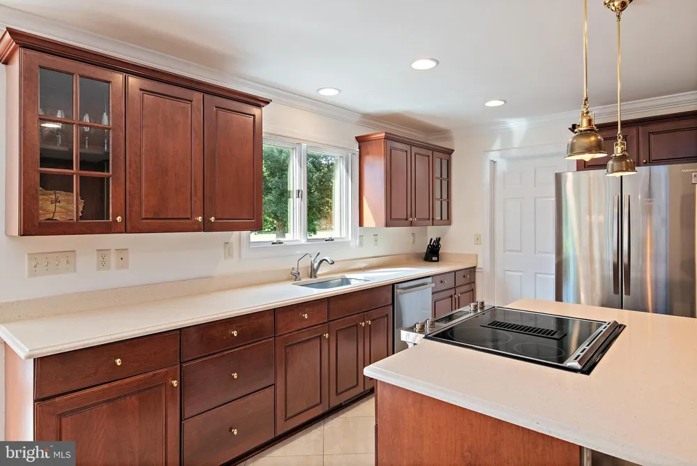 718 WHITEHALL BEACH ROAD Annapolis, MD 21409