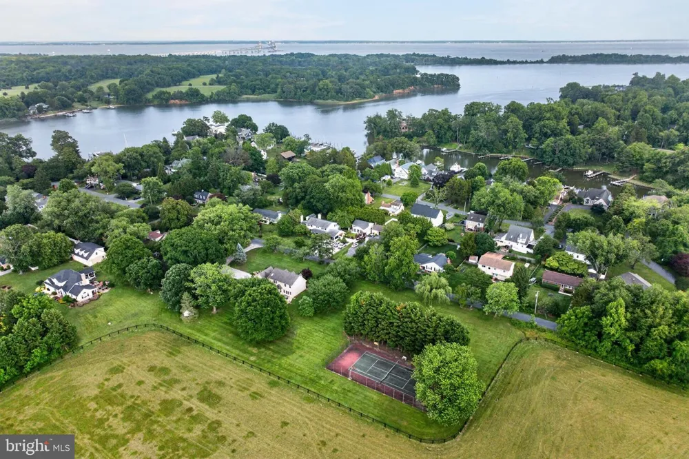 718 WHITEHALL BEACH ROAD Annapolis, MD 21409