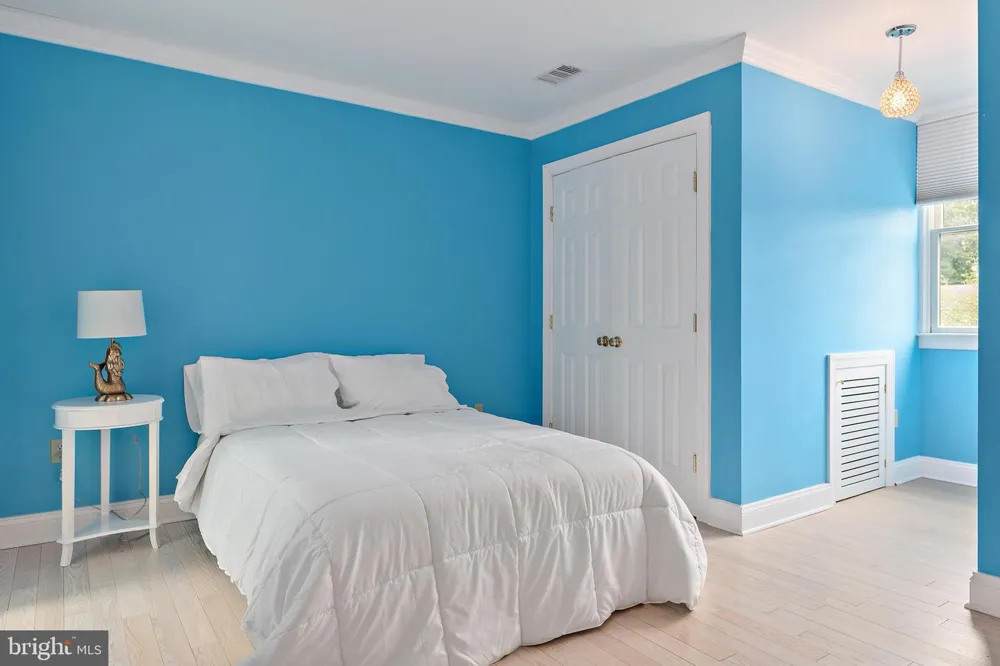 718 WHITEHALL BEACH ROAD Annapolis, MD 21409