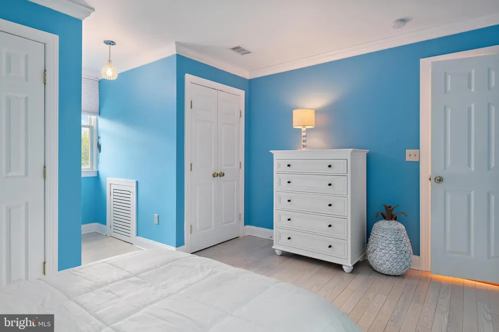 718 WHITEHALL BEACH ROAD Annapolis, MD 21409
