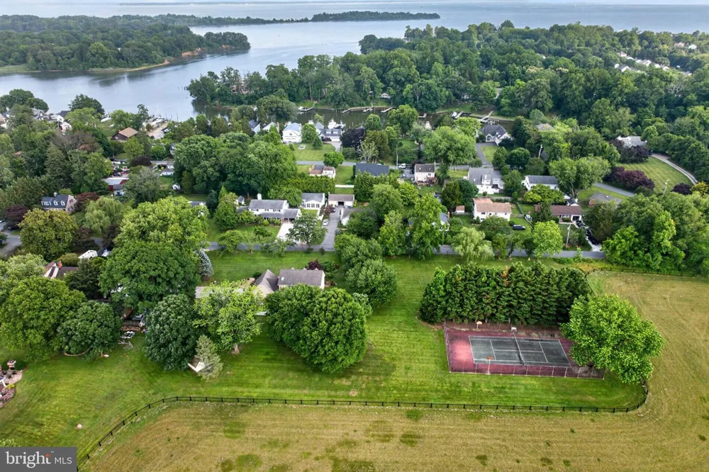 718 WHITEHALL BEACH ROAD Annapolis, MD 21409