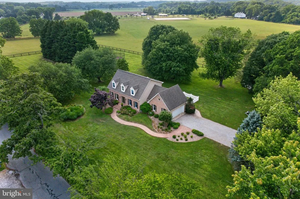 718 WHITEHALL BEACH ROAD Annapolis, MD 21409