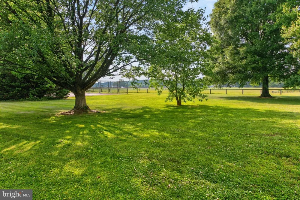 718 WHITEHALL BEACH ROAD Annapolis, MD 21409