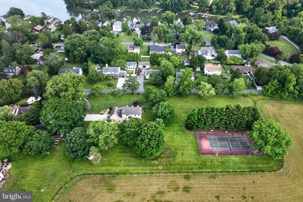 718 WHITEHALL BEACH ROAD Annapolis, MD 21409