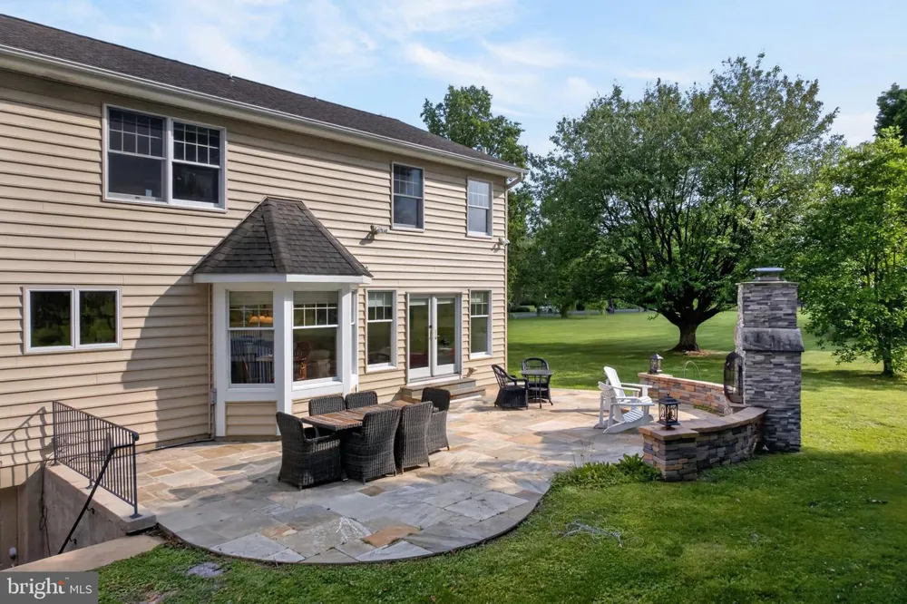 718 WHITEHALL BEACH ROAD Annapolis, MD 21409