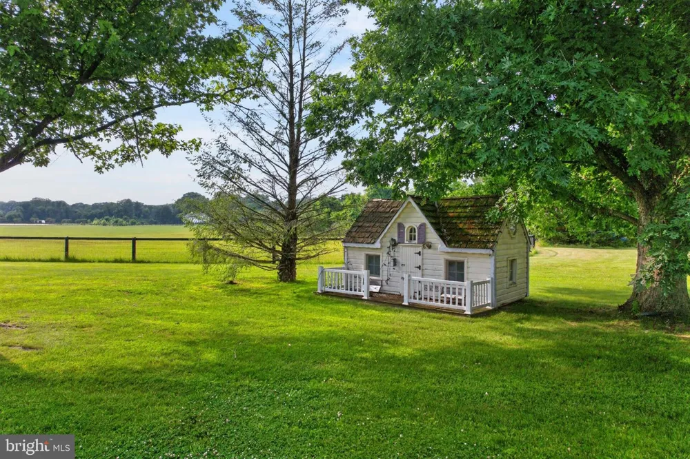 718 WHITEHALL BEACH ROAD Annapolis, MD 21409