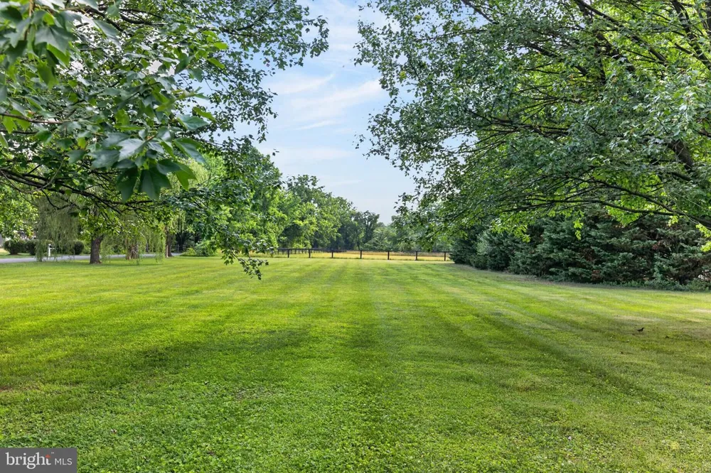 718 WHITEHALL BEACH ROAD Annapolis, MD 21409