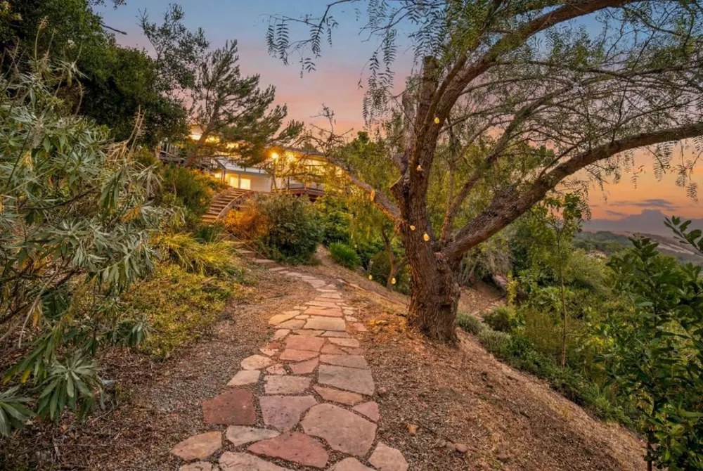28009 Nob Hill Court Hayward, CA 94542