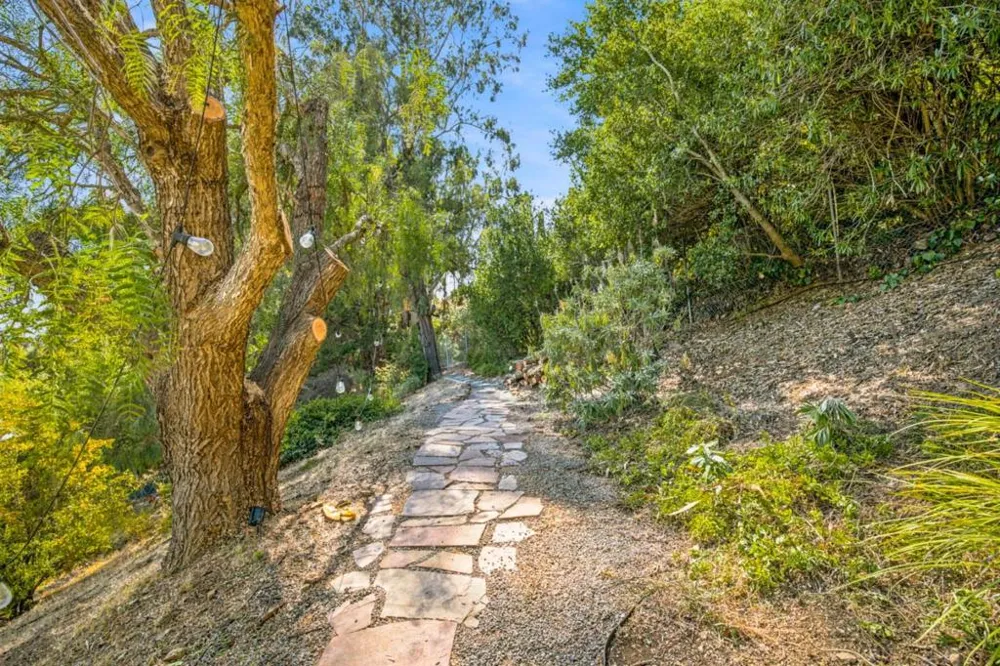 28009 Nob Hill Court Hayward, CA 94542
