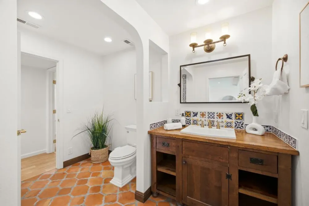 28009 Nob Hill Court Hayward, CA 94542