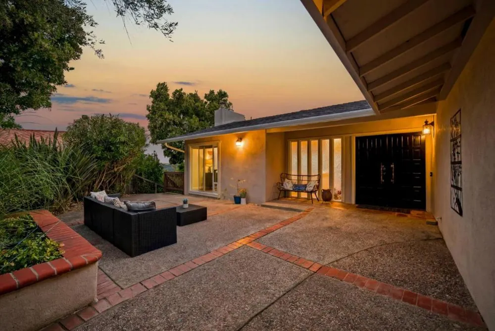 28009 Nob Hill Court Hayward, CA 94542