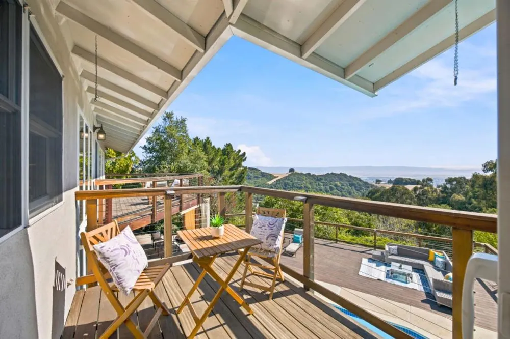 28009 Nob Hill Court Hayward, CA 94542