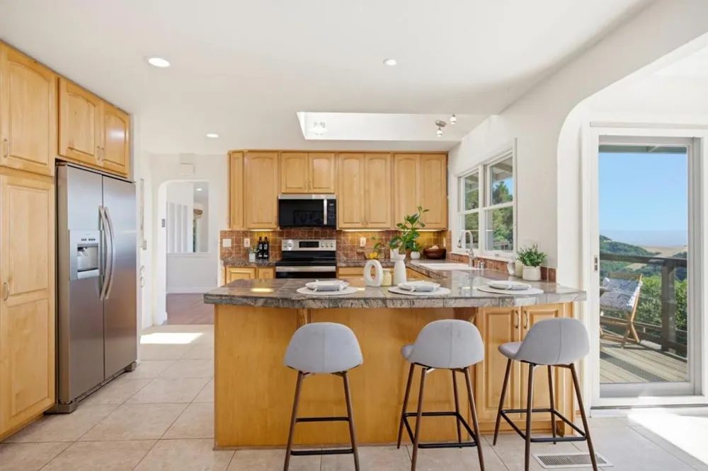 28009 Nob Hill Court Hayward, CA 94542